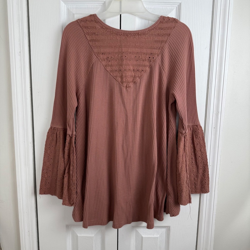 Free People Eyelet Lace Bell Sleeve Top S Mauve Pink Boho Cottagecore Ribbed - Picture 6 of 9